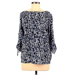 MICHAEL Michael Kors
Size M Short Sleeve Blouse
